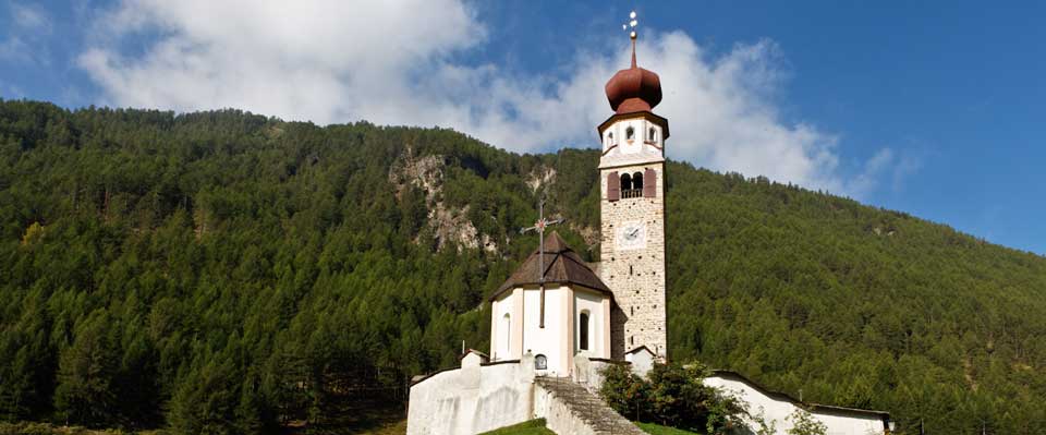 Il campanile del santuario di Madonna di Senales