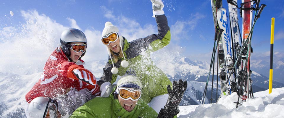 Sciatori con l'attrezzatura in Val Senales